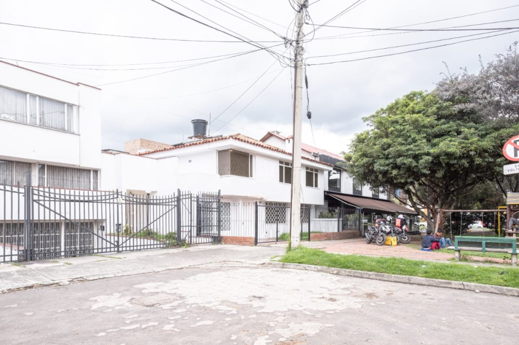 Casa En Arriendo/Venta - Nueva Autopista-Usaquén, Bogotá