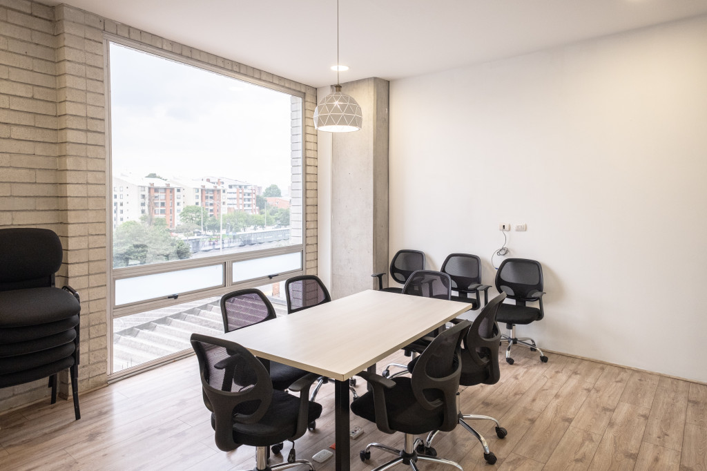 Oficina En Arriendo - Antiguo Country, Bogotá