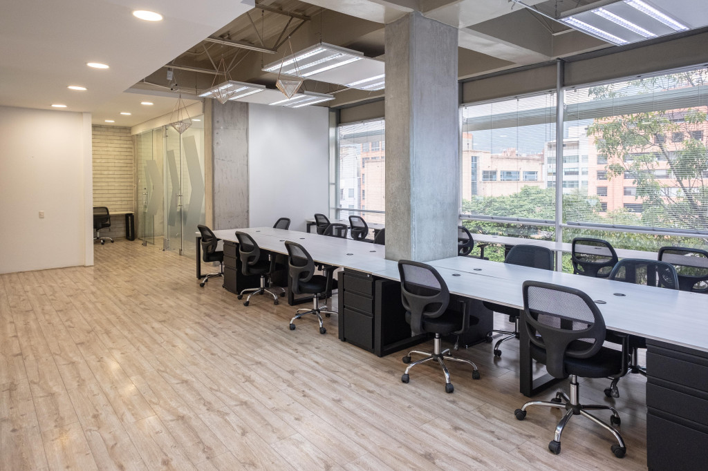 Oficina En Arriendo - Antiguo Country, Bogotá