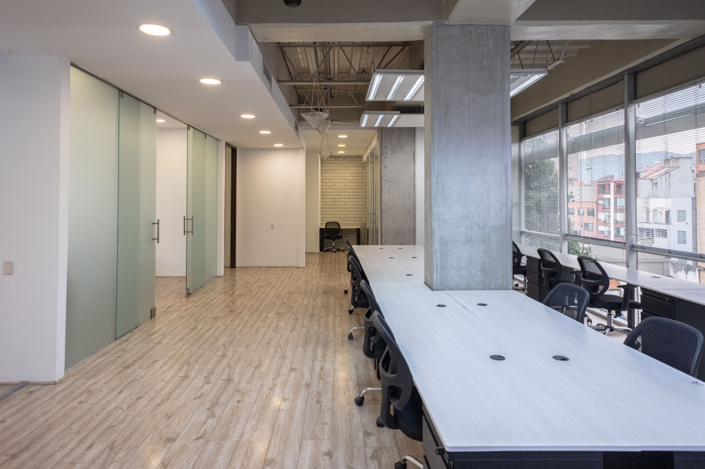 Oficina En Arriendo - Antiguo Country, Bogotá