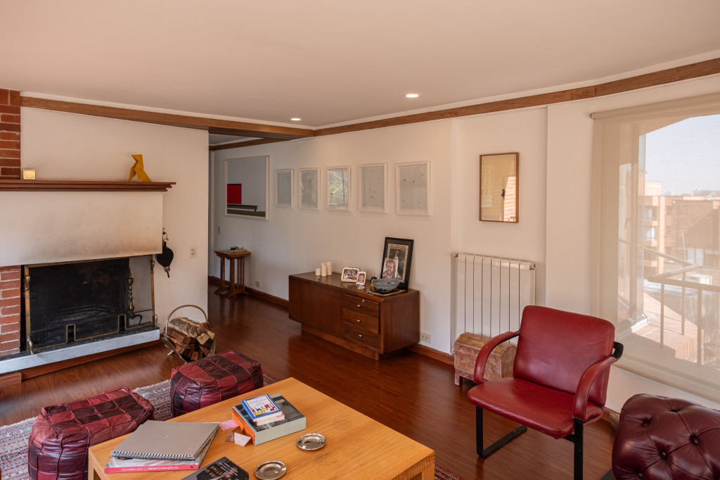 Apartamento En Arriendo - Los Rosales, Bogotá