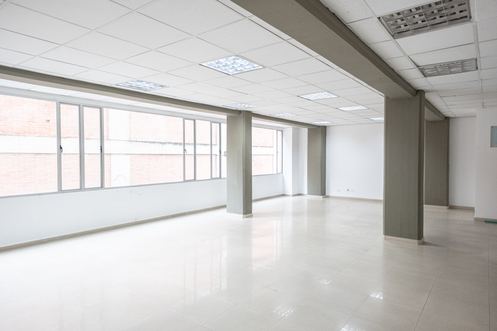 Oficina En Arriendo - Lago Gaitán, Bogotá