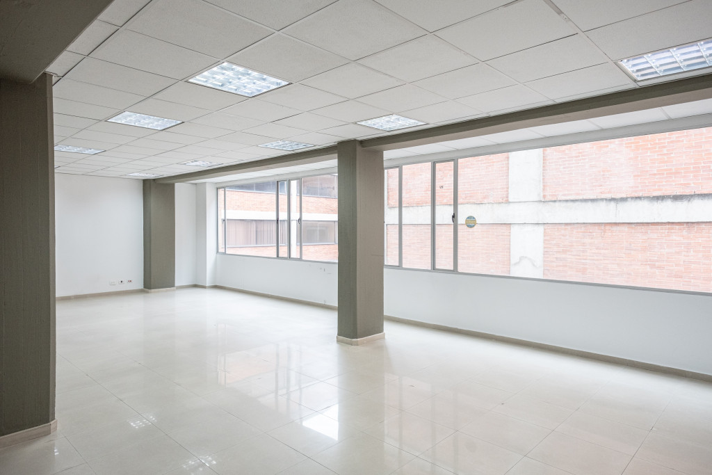 Oficina En Arriendo - Lago Gaitán, Bogotá