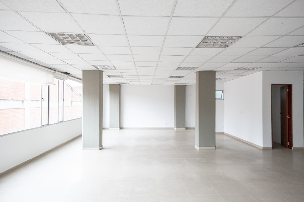 Oficina En Arriendo - Lago Gaitán, Bogotá