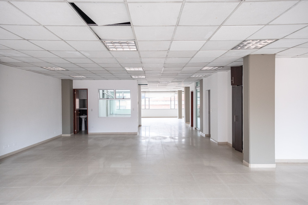 Oficina En Arriendo - Lago Gaitán, Bogotá