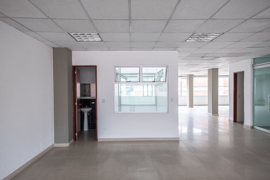 Oficina En Arriendo - Lago Gaitán, Bogotá