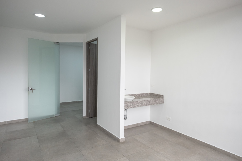 Consultorio En Arriendo - Santa Barbara Occidental-Usaquén, Bogotá