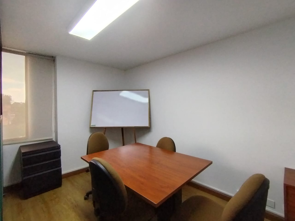 Oficina En Arriendo/Venta - El Lago, Bogotá