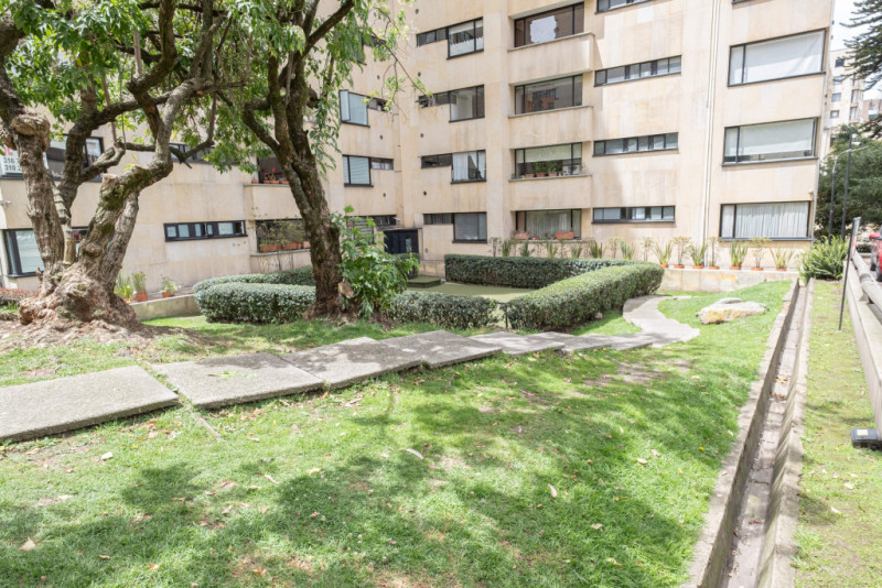 Apartamento En Arriendo - Los Rosales, Bogotá