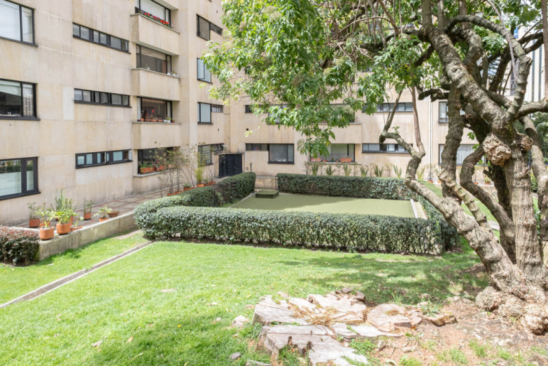 Apartamento En Arriendo - Los Rosales, Bogotá