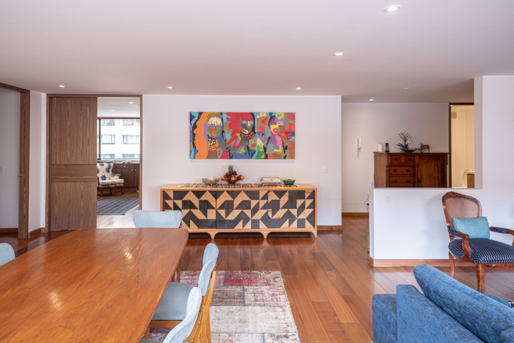 Apartamento En Arriendo - Los Rosales, Bogotá