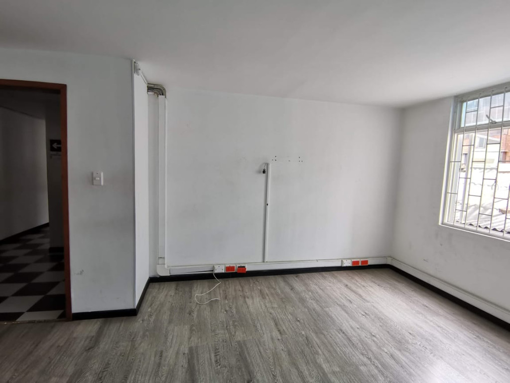 Oficina En Arriendo - Lago Gaitán, Bogotá