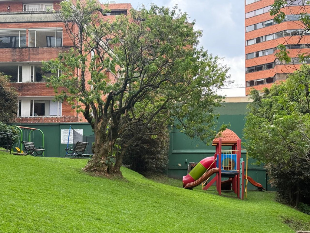 Apartamento En Venta - Los Rosales, Bogotá