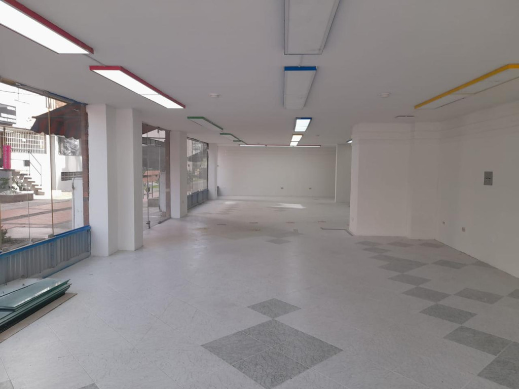 Local En Arriendo - Santa Barbara Occidental-Usaquén, Bogotá