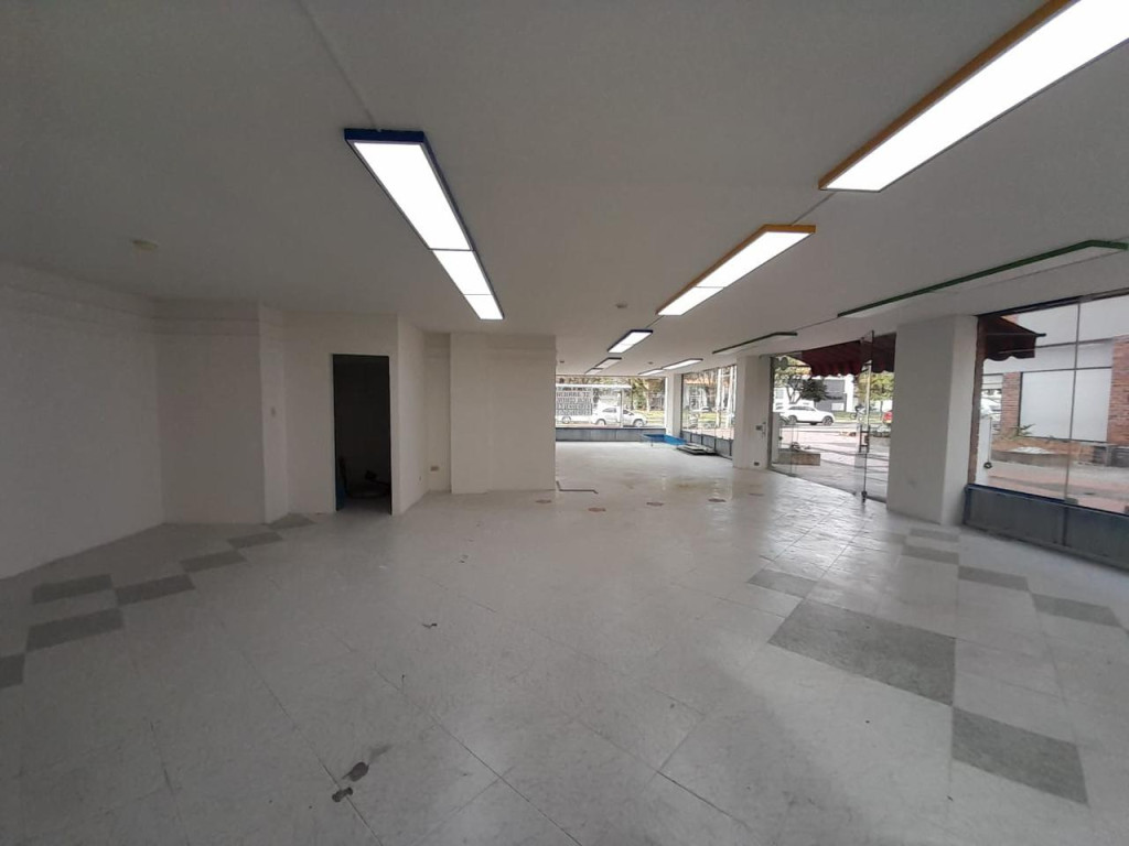 Local En Arriendo - Santa Barbara Occidental-Usaquén, Bogotá