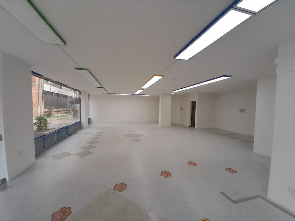 Local En Arriendo - Santa Barbara Occidental-Usaquén, Bogotá