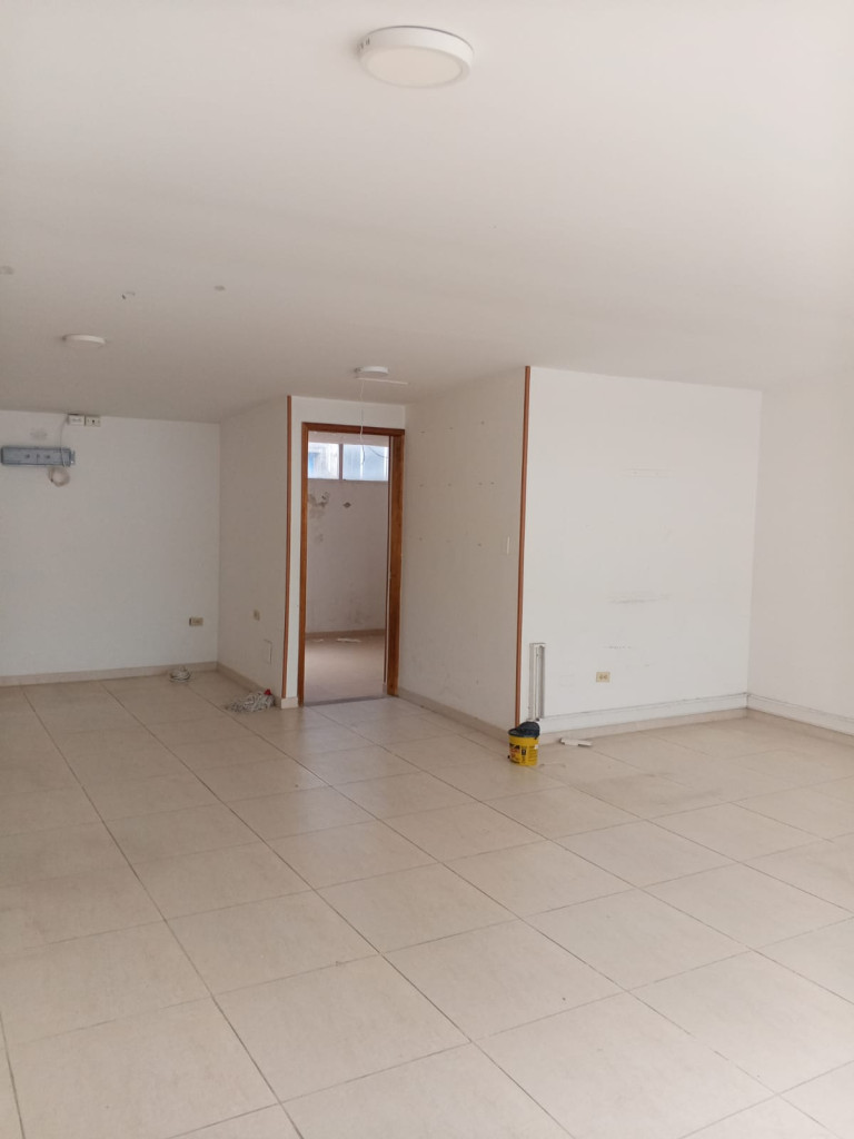 Oficina En Arriendo - Lago Gaitán, Bogotá