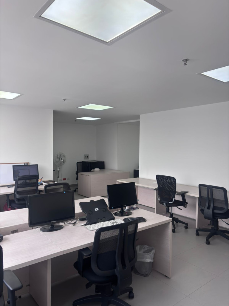 Oficina En Venta - La Castellana, Bogotá