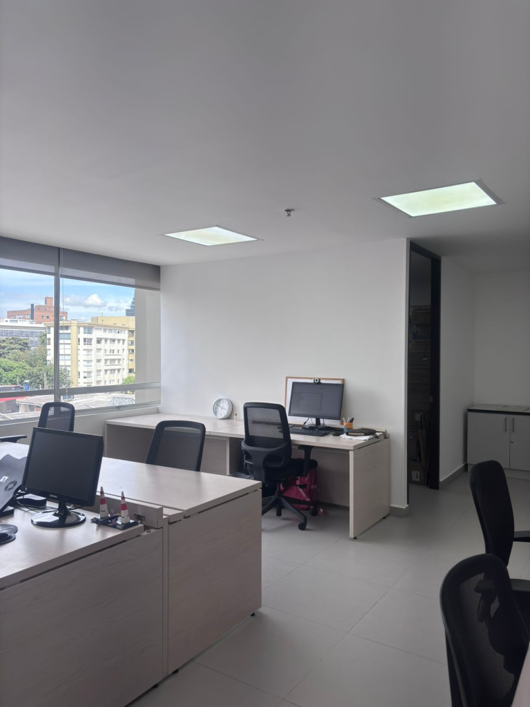 Oficina En Venta - La Castellana, Bogotá