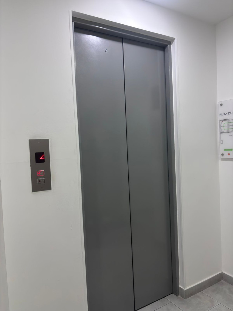 Oficina En Venta - La Castellana, Bogotá