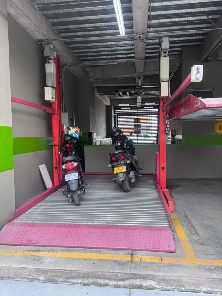 Oficina En Venta - La Castellana, Bogotá