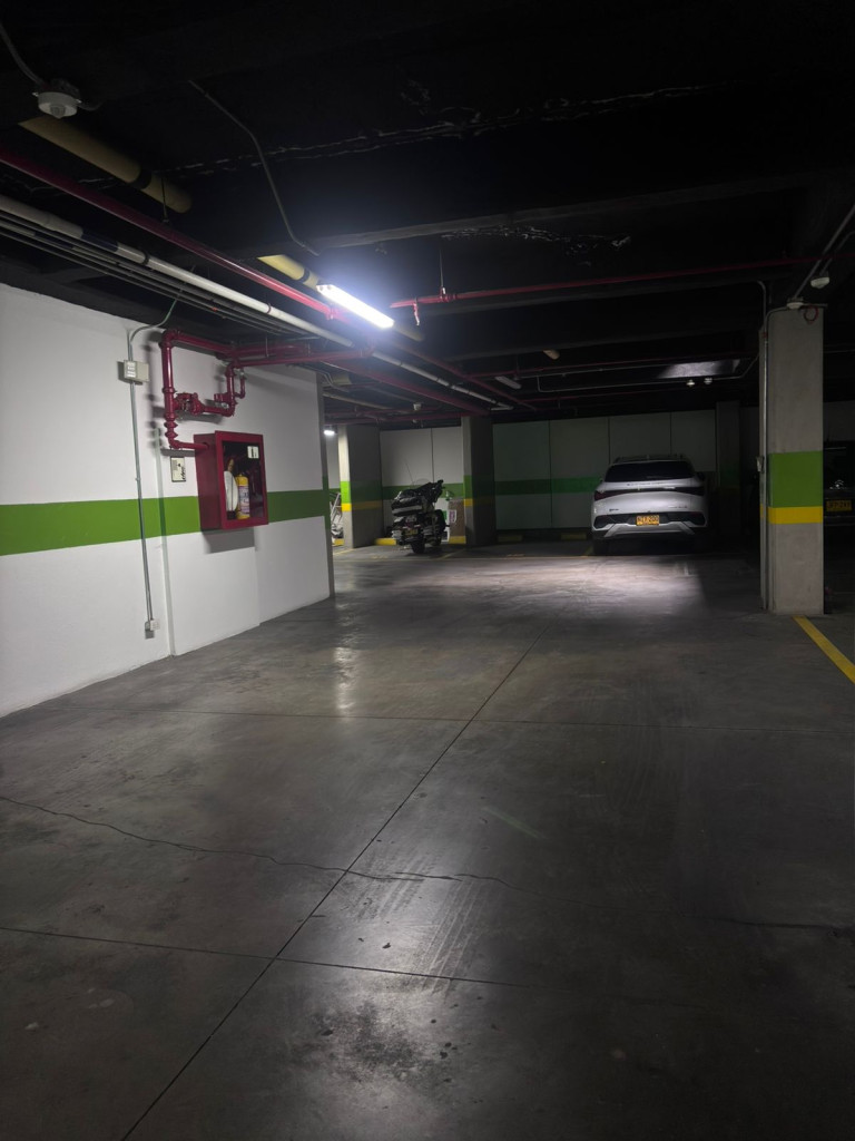 Oficina En Venta - La Castellana, Bogotá