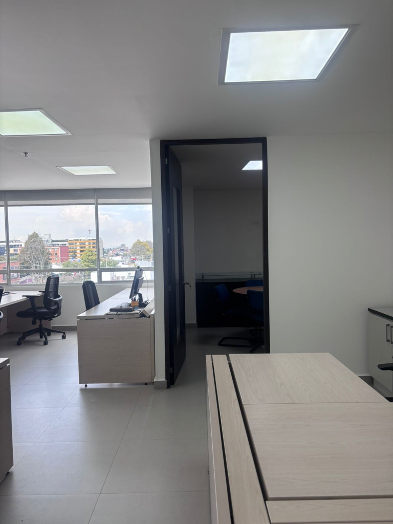 Oficina En Venta - La Castellana, Bogotá