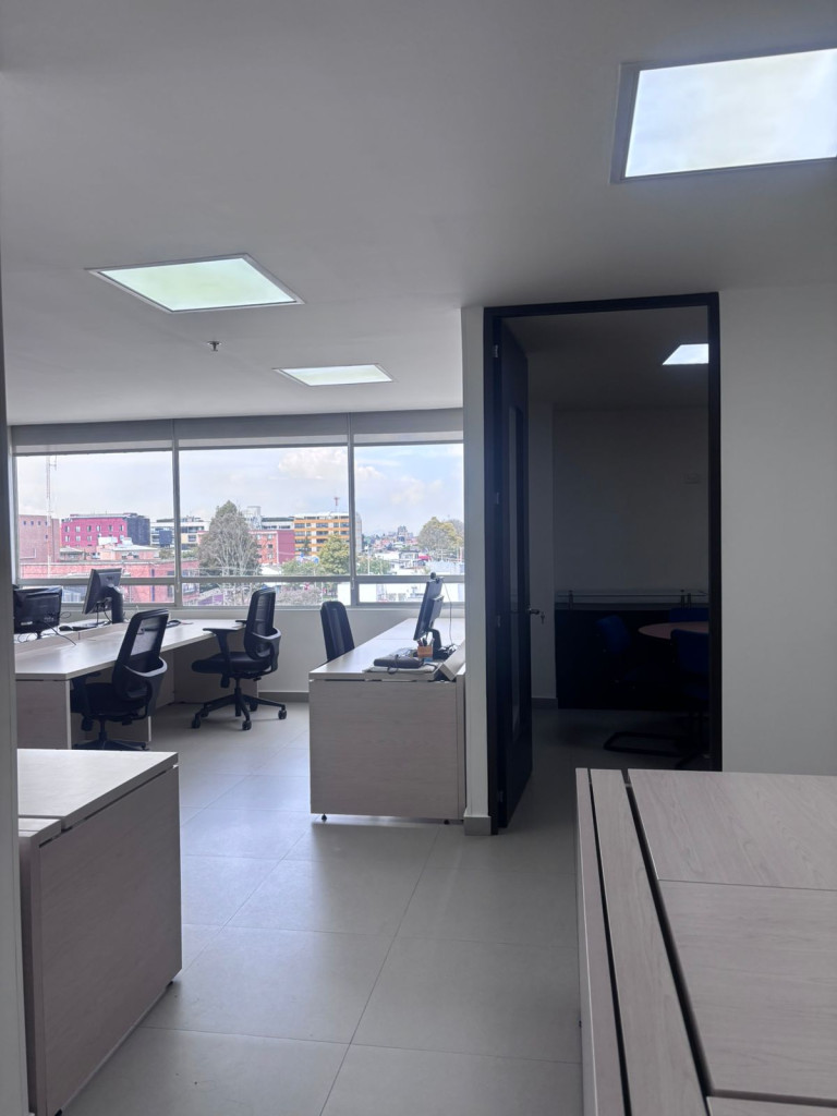 Oficina En Venta - La Castellana, Bogotá