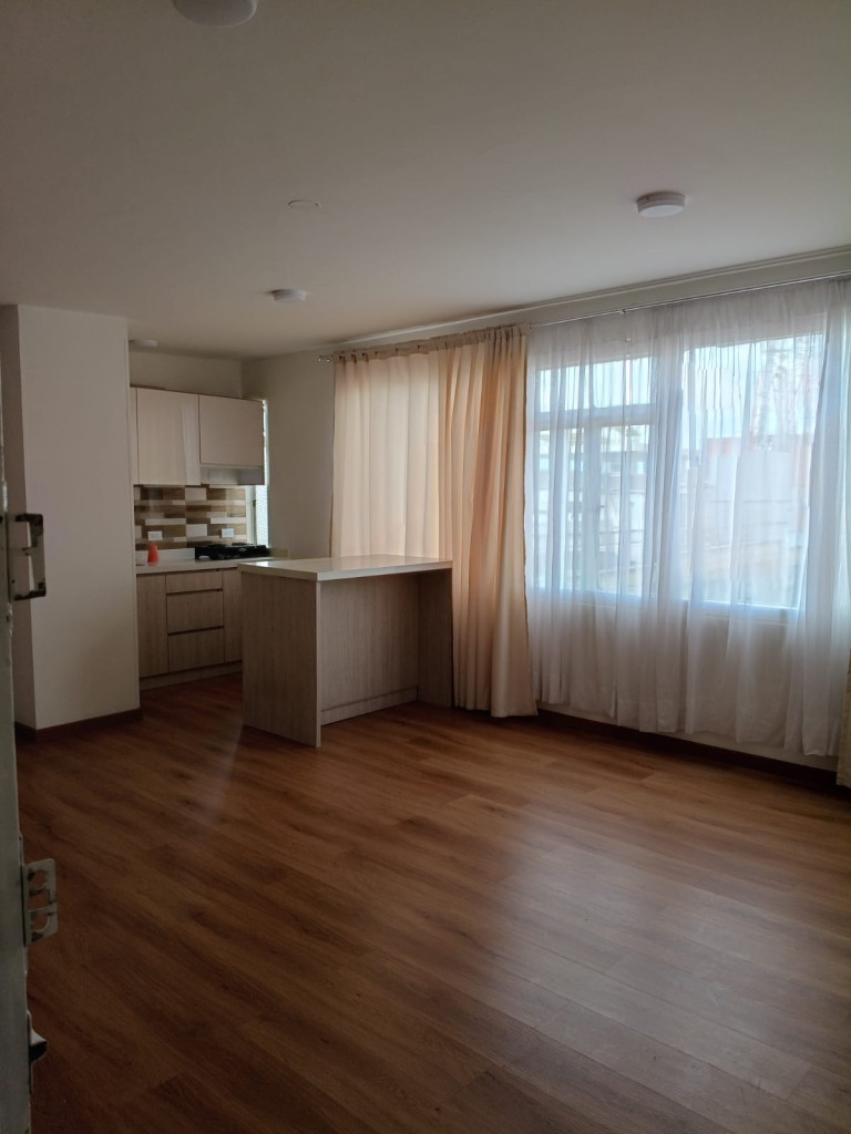 Apartamento de 1 alcoba en arriendo en Chapinero, Bogotá, 555 m² · foto 3 de 13