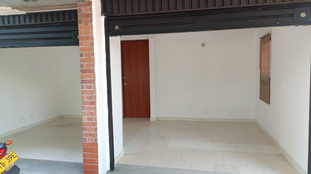 LOCAL en ARRIENDO
