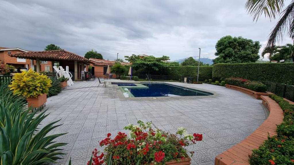 CASA CONDOMINIO en ARRIENDO