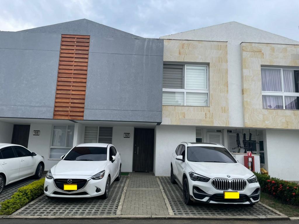 CASA CONDOMINIO en VENTA