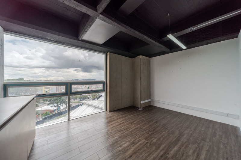 Oficina EN ARRIENDO/VENTA EN North Point, código: 15932 - 6