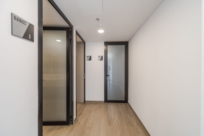 Oficina EN ARRIENDO/VENTA EN North Point, código: 15932 - 17