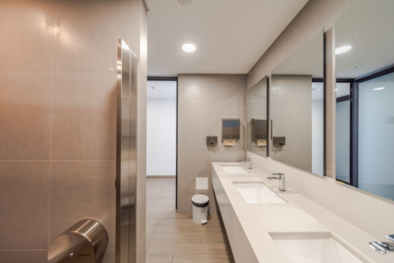 Oficina EN ARRIENDO/VENTA EN North Point, código: 15932 - 24