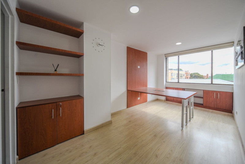 Oficina EN ARRIENDO/VENTA EN Santa Barbara Central, código: 26634 - 1