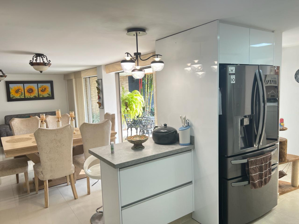 Casa en arriendo, código 5487