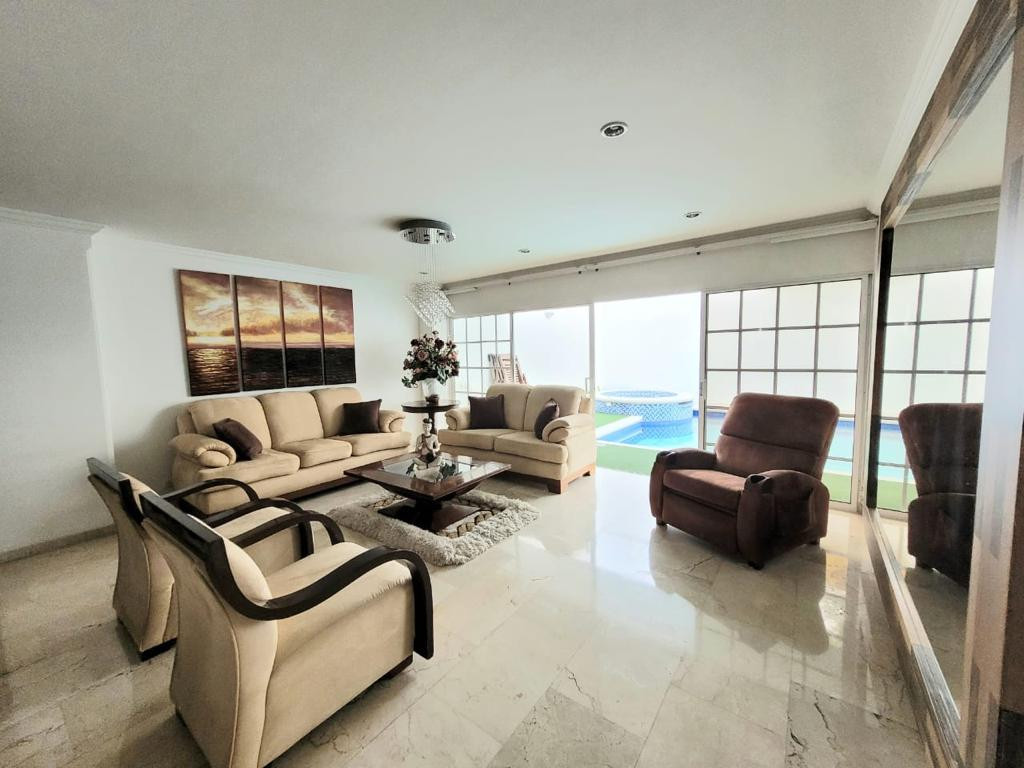 Casa en venta, código 5925