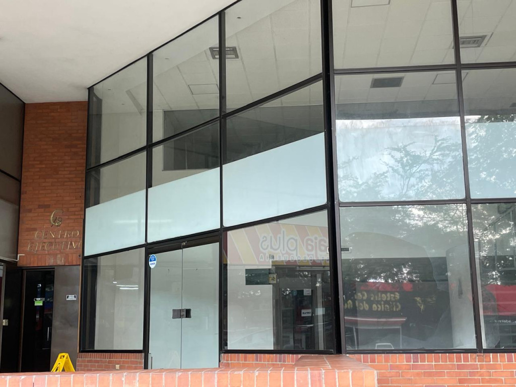 Local en arriendo, código 6180