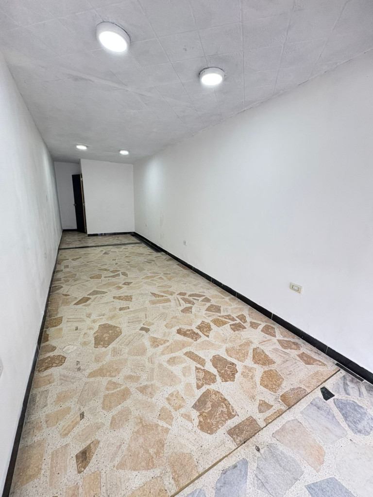 Local en arriendo, código 6796