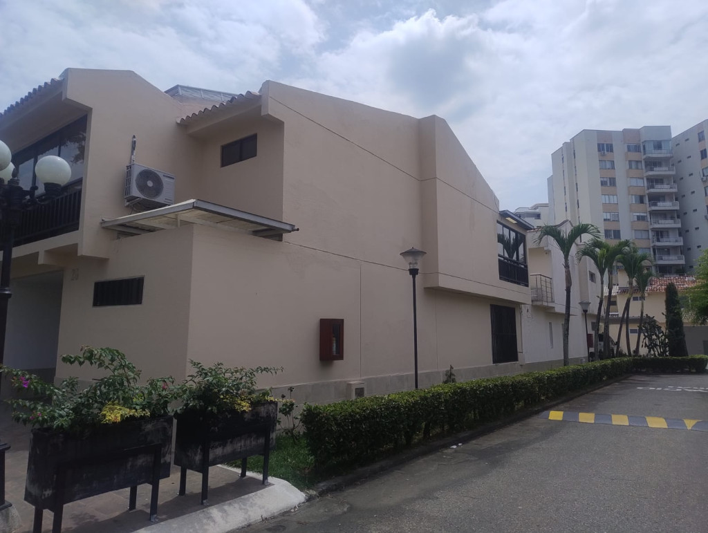 Casa en venta, código 7400
