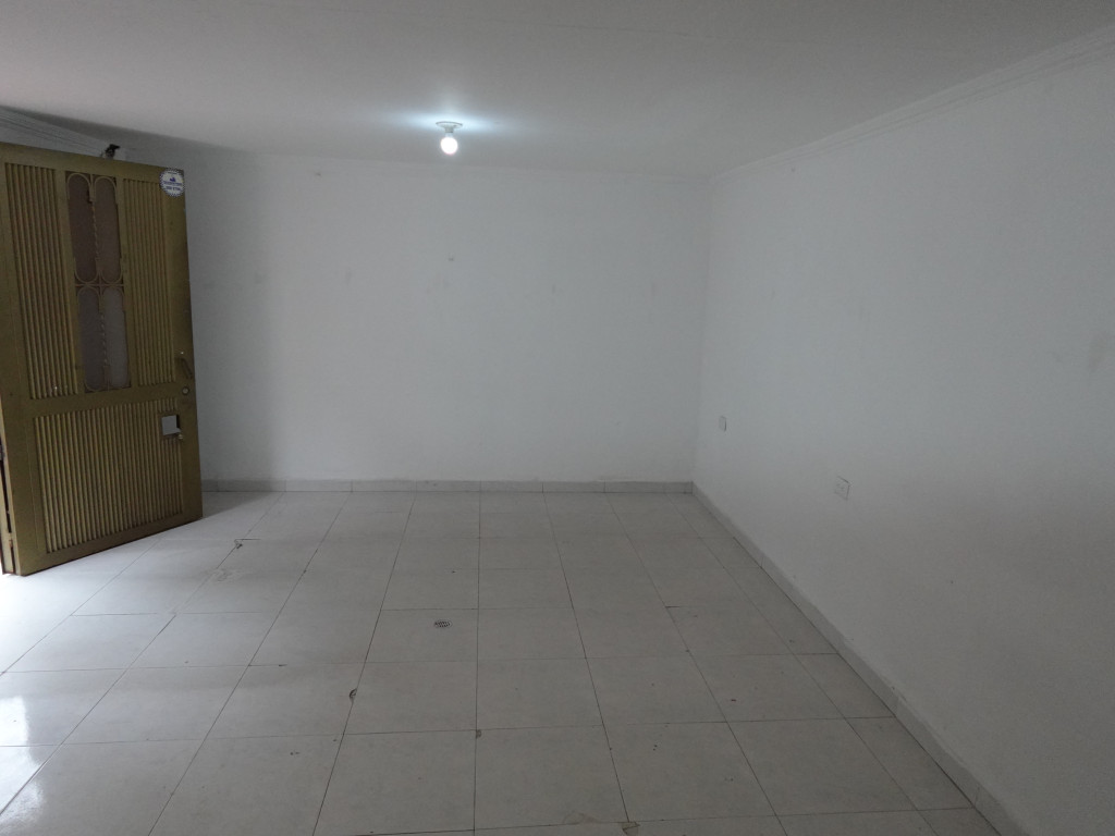 Local En Arriendo - El Chircal Sur - Casa Linda, Bogotá