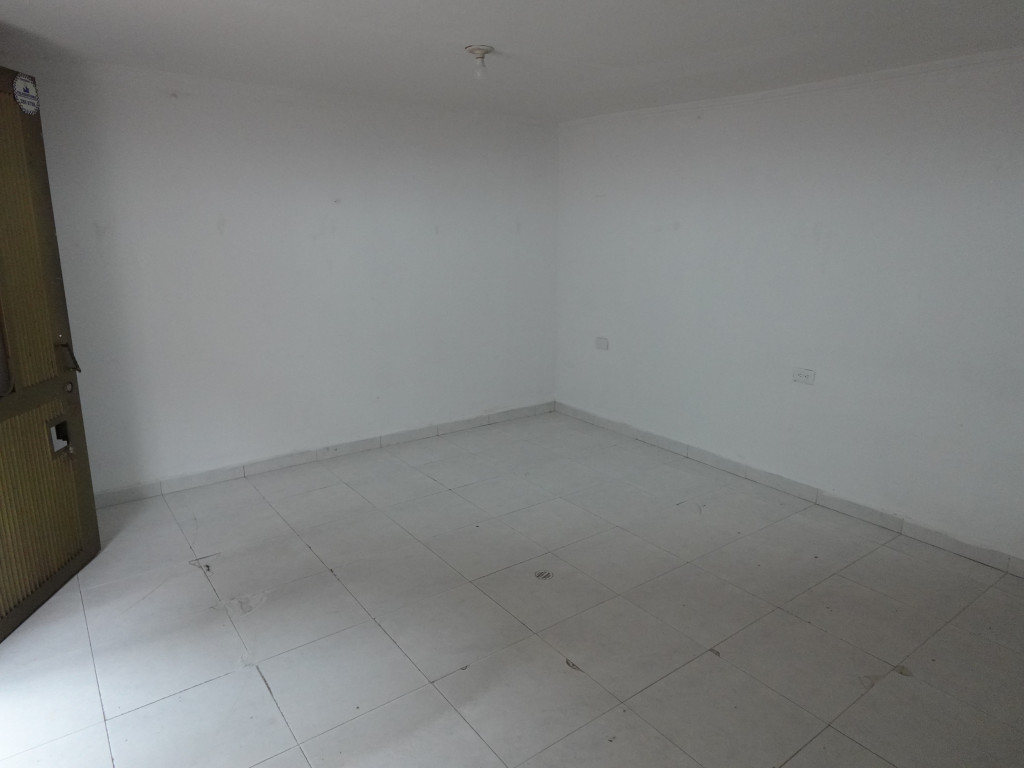 Local En Arriendo - El Chircal Sur - Casa Linda, Bogotá
