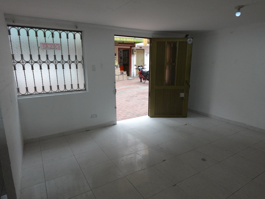 Local En Arriendo - El Chircal Sur - Casa Linda, Bogotá