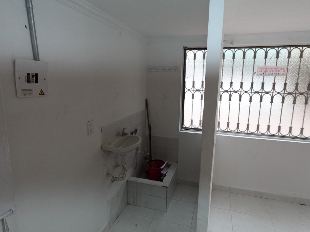 Local En Arriendo - El Chircal Sur - Casa Linda, Bogotá