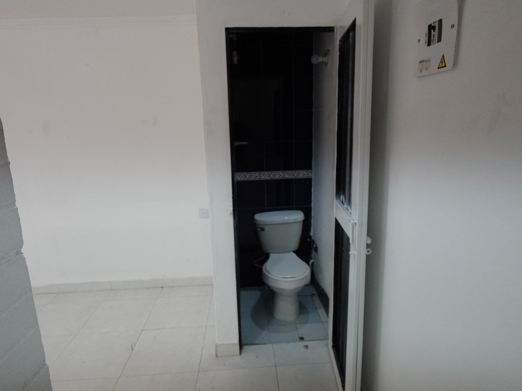Local En Arriendo - El Chircal Sur - Casa Linda, Bogotá
