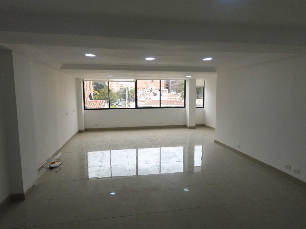 Oficina En Arriendo - Santa Barbara Central-Usaquén, Bogotá