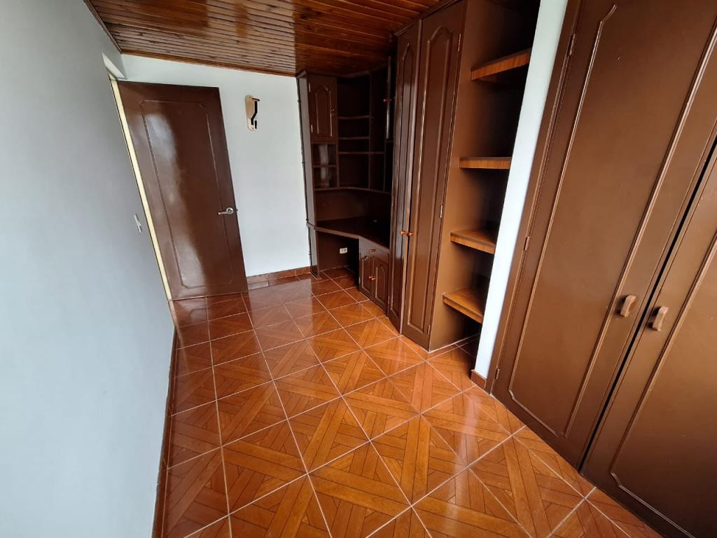 Apartamento En Arriendo - Ciudad Jardín, Bogotá
