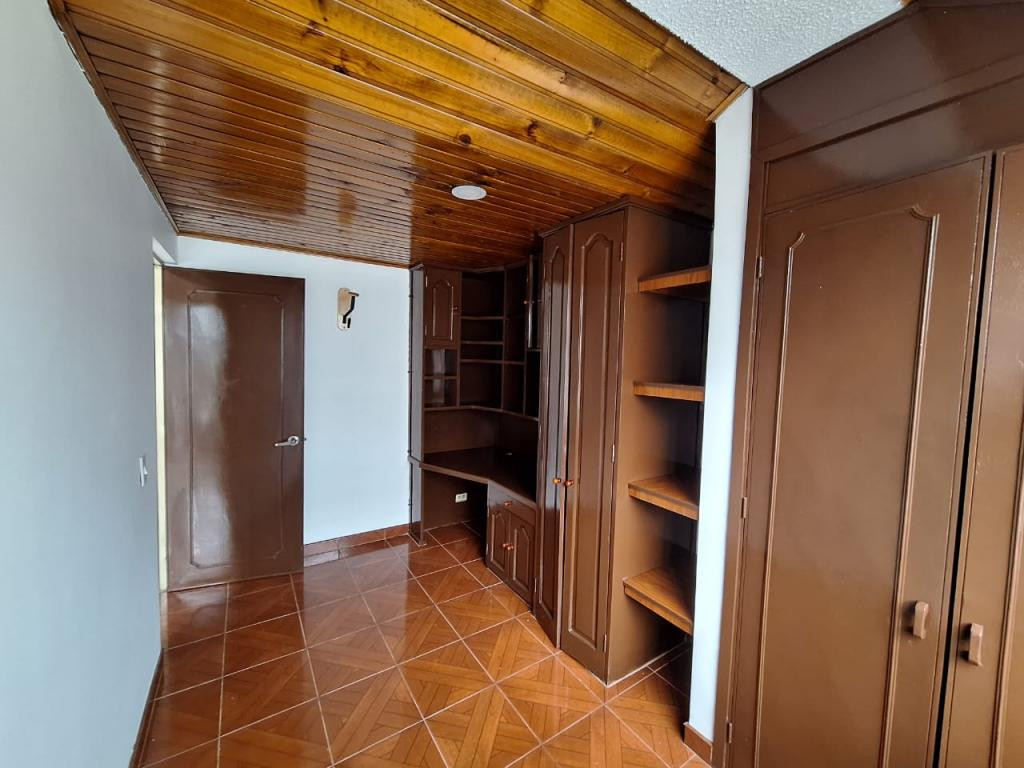Apartamento En Arriendo - Ciudad Jardín, Bogotá