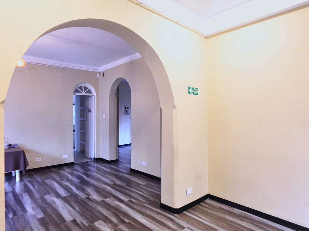 Casa de 3 alcobas en arriendo en Los Rosales, Bogotá, 270 m² · foto 3 de 24